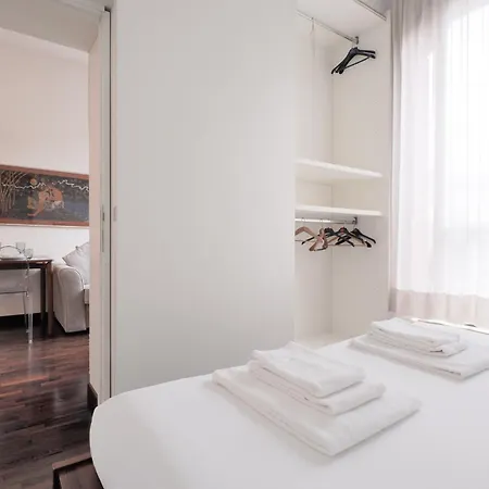 - Duomo Luxury V Milano